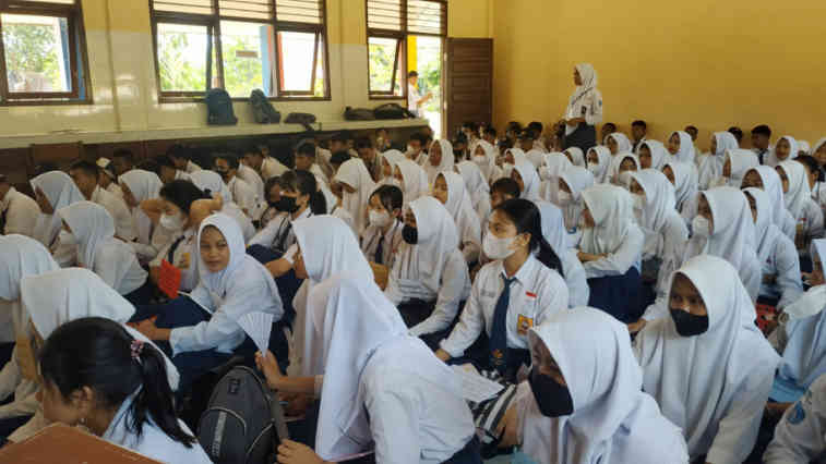 PT Timah Edukasi Sejarah Timah Pulau Belitung di MPLS SMAN 1 Damar