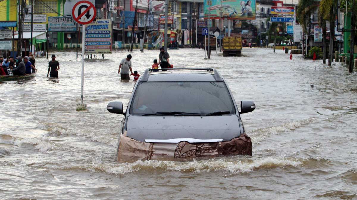 Dampak Jangka Panjang Mobil Bekas Terendam Banjir, Jangan Sampai Diabaikan!