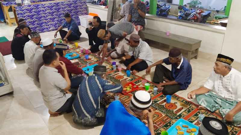 Tradisi Buka Puasa Bersama di Masjid Al Mabrur Tanjungpandan Penuh Kehangatan 