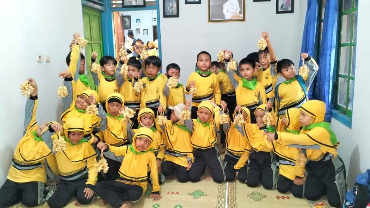 Lewat Desa BRILiaN, BRI Dorong UMKM Camilan Jadi Produk Oleh-Oleh Unggulan Wisata