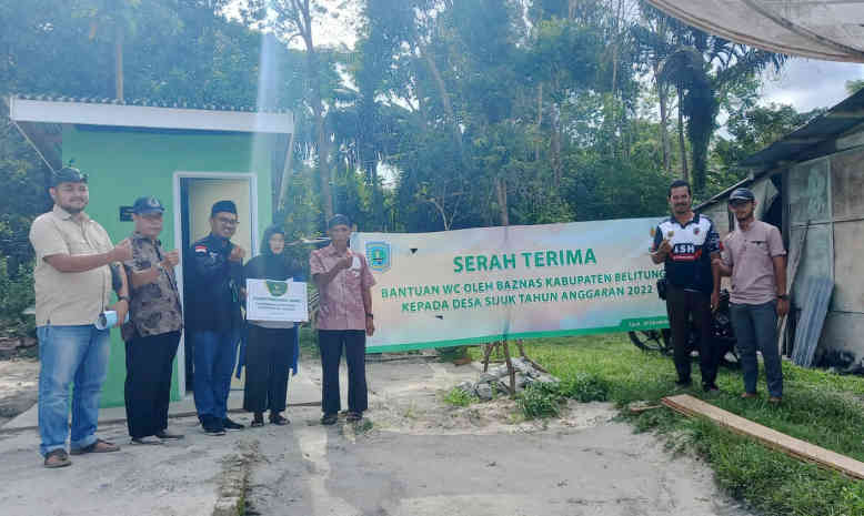Dua Rumah Warga Sijuk Mendapat Bantuan WC Dari Baznas Belitung