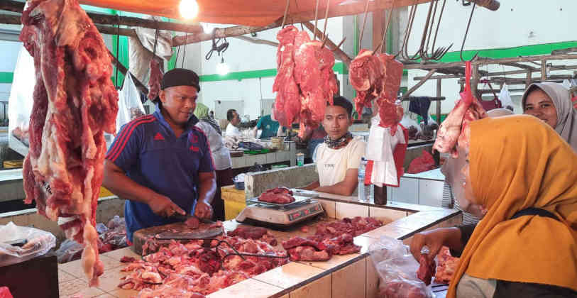 Jelang Idul Adha, Harga Daging Sapi di Pasar Lipat Kajang, Normal