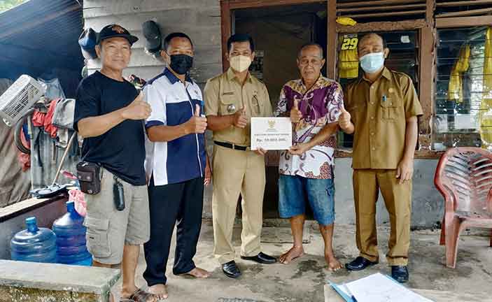 Baznas Belitung Salurkan Bantuan Renovasi Rumah