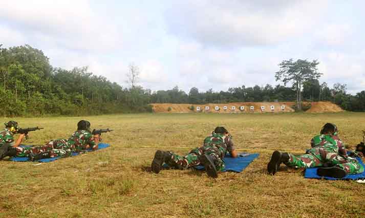 Pelihara Kemampuan Prajurit, Lanud ASH Rutin Gelar Latihan Menembak