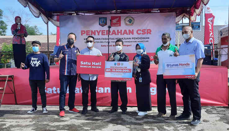 Main Dealer Honda Babel Serahkan CSR Rp 15 Juta ke SMK Handayani Manggar