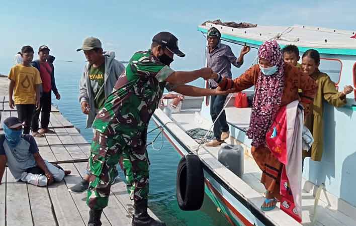 Babinsa Sertu Yusup Lakukan Komsos di Desa Padang Kandis