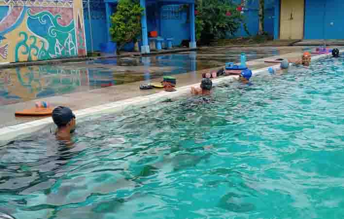 Club Renang Dolphin Belitung Tetap Latihan di Bulan Puasa