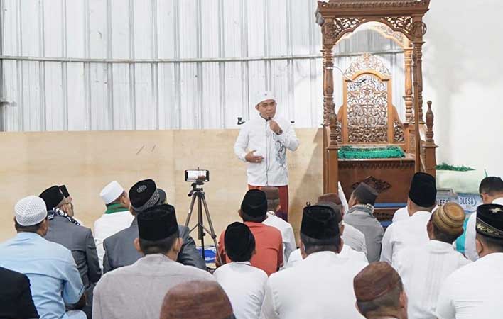 Wali Kota Pangkalpinang Safari Ramadan Perdana di Masjid Al-Khosiyun