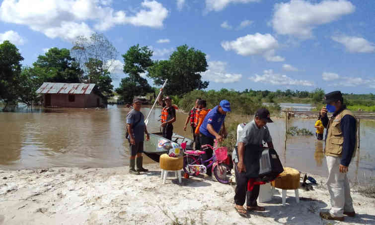 Rumah Warga Desa Jangkar Asam Terendam, Tanggul Eks Tambang Jebol