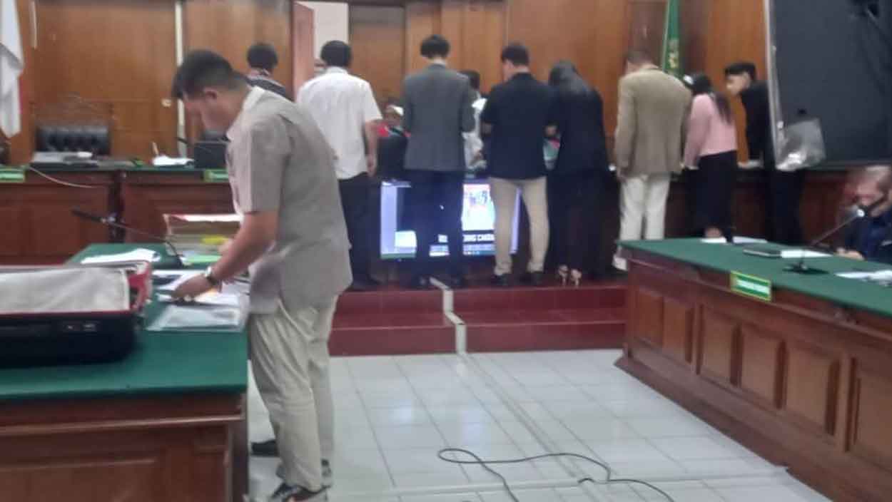 Gugat Jawa Pos, Nany Widjaja dan Dahlan Iskan Serahkan Puluhan Bukti Baru di PN Surabaya