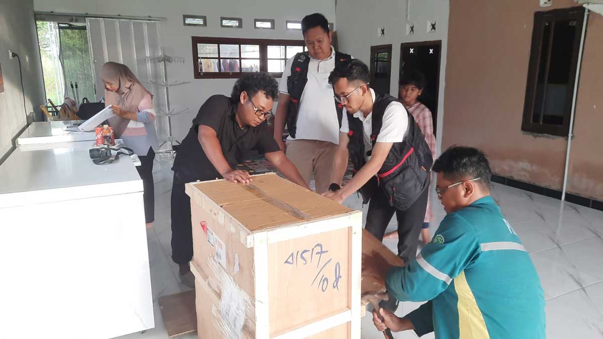 Program Pemberdayaan: UMKM Pesisir Belitung Timur Dapat Bantuan Alat Produksi Rp86 Juta