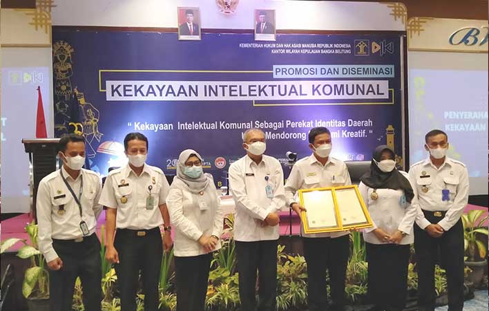 5 Tahun Menunggu, Dul Mulok dan Campak Darat Kemboja Besaot Terima Sertifikat Kekayaan Intelektual Komunal