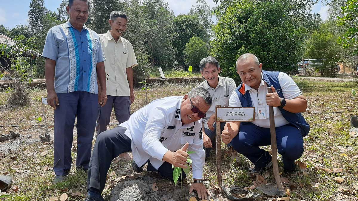 900 Pohon Ditanam di Geosite Tebat Rasau, Dorong Pelestarian Alam dan Pariwisata Beltim