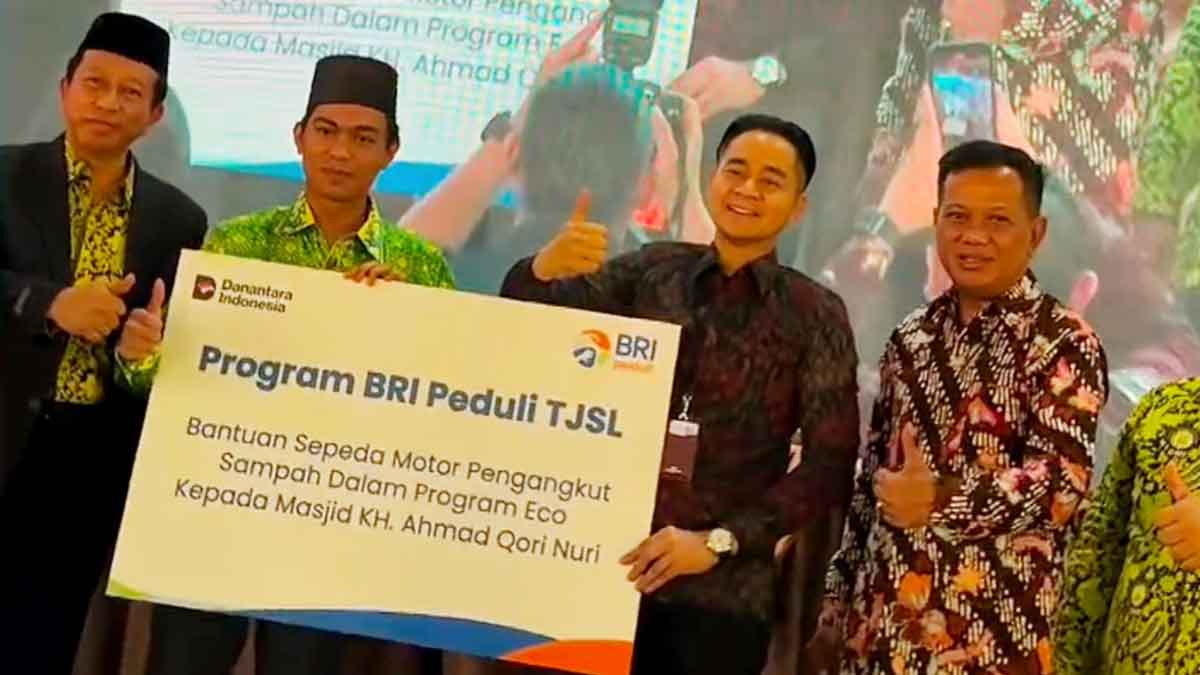 TJSL BRI Peduli Serahkan Motor Pembersih Sampah, Dukung Program ECO Masjid di Ogan Ilir