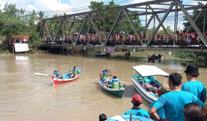 Lomba Perahu Dayung Tradisional Sungai Buding, Kenalkan Wisata Mangrove dan Pulau Keran