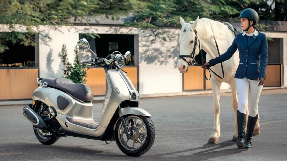 Honda NWF150 Rilis: Skutik Retro Terbaru 2026 Pakai Radar & Dashcam!