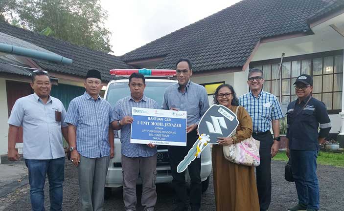 Momentum HUT ke-77 RI, PT Timah Serahkan Bantuan Mobil Jenazah ke UPT Puskesmas Renggiang