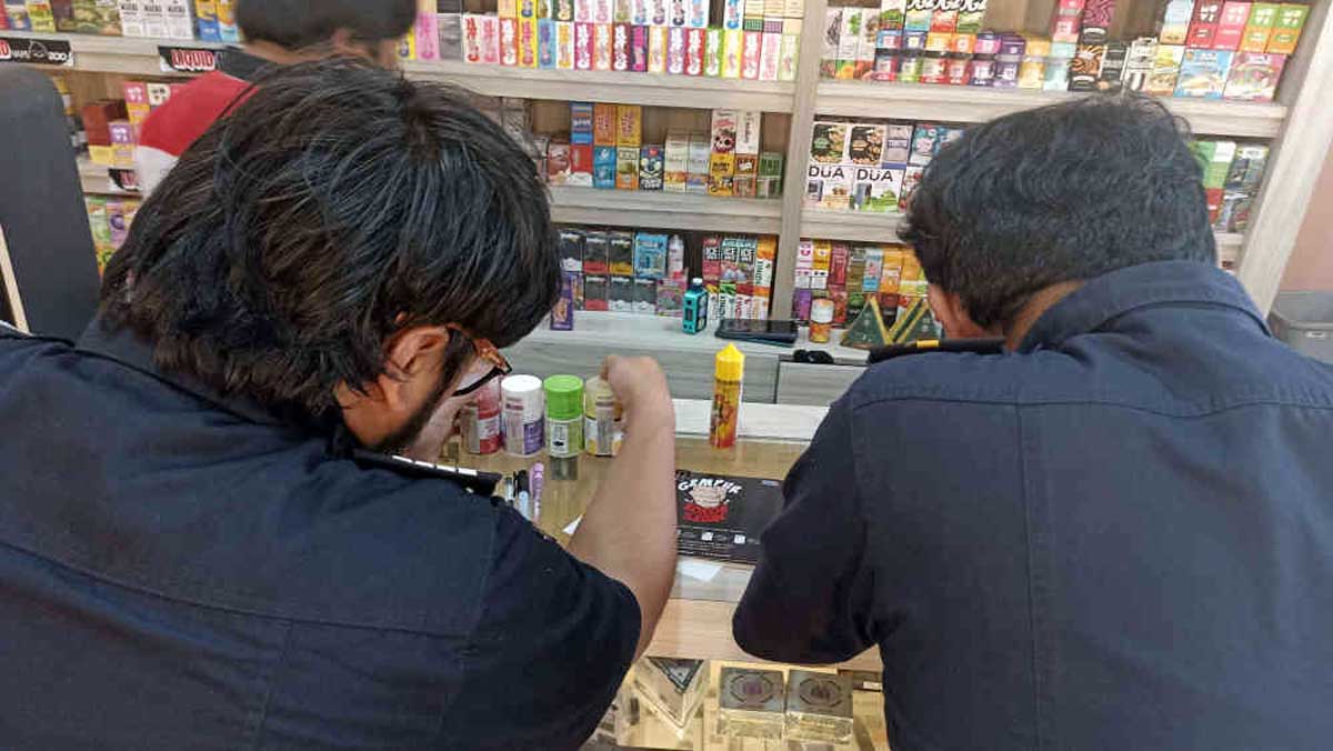 Bea Cukai Tanjungpandan Ingatkan Vape Store Belitung soal Bahaya Liquid Ilegal