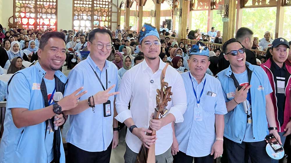 Hadiri Kampanye Paslon Isyak-Masdar, Kaesang Dengarkan Aspirasi Warga Belitung 