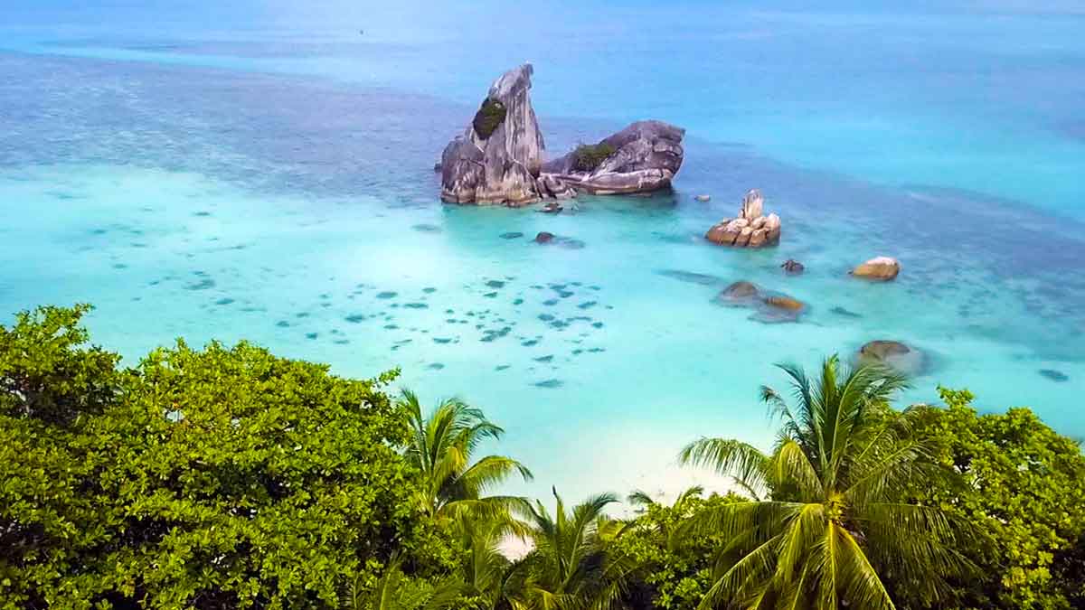 5 Paket Wisata Belitung Hemat September 2025, Mumpung Tiket Pesawat Lagi Murah
