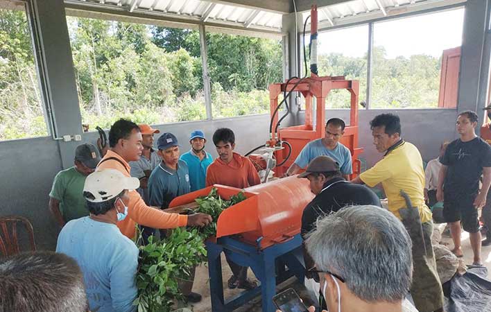 Petani Selat Nasik Dilatih Pembuatan Pupuk Organik 