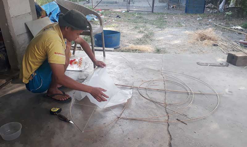 Melihat Proses Pembuatan Layang-layang Tradisional  di Dusun Air Pelempang Timur, Kelpin Kaya Kreatifitas 