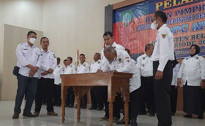 Pengurus DPC APDESI Kabupaten Beltim Periode 2022-2027 Dilantik