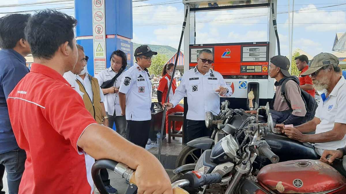 Antrean BBM di SPBU Kelapa Kampit Mulai Teratur, Wabup Beltim Soroti Jam Buka