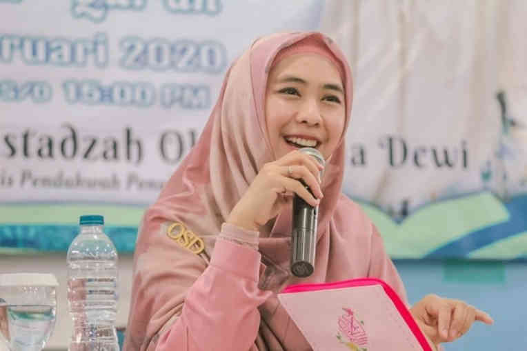 Ustadzah Oki Setiana Dewi akan ke Belitung, Isi Safari Dakwah IPHI Belitung, Cek Jadwalnya