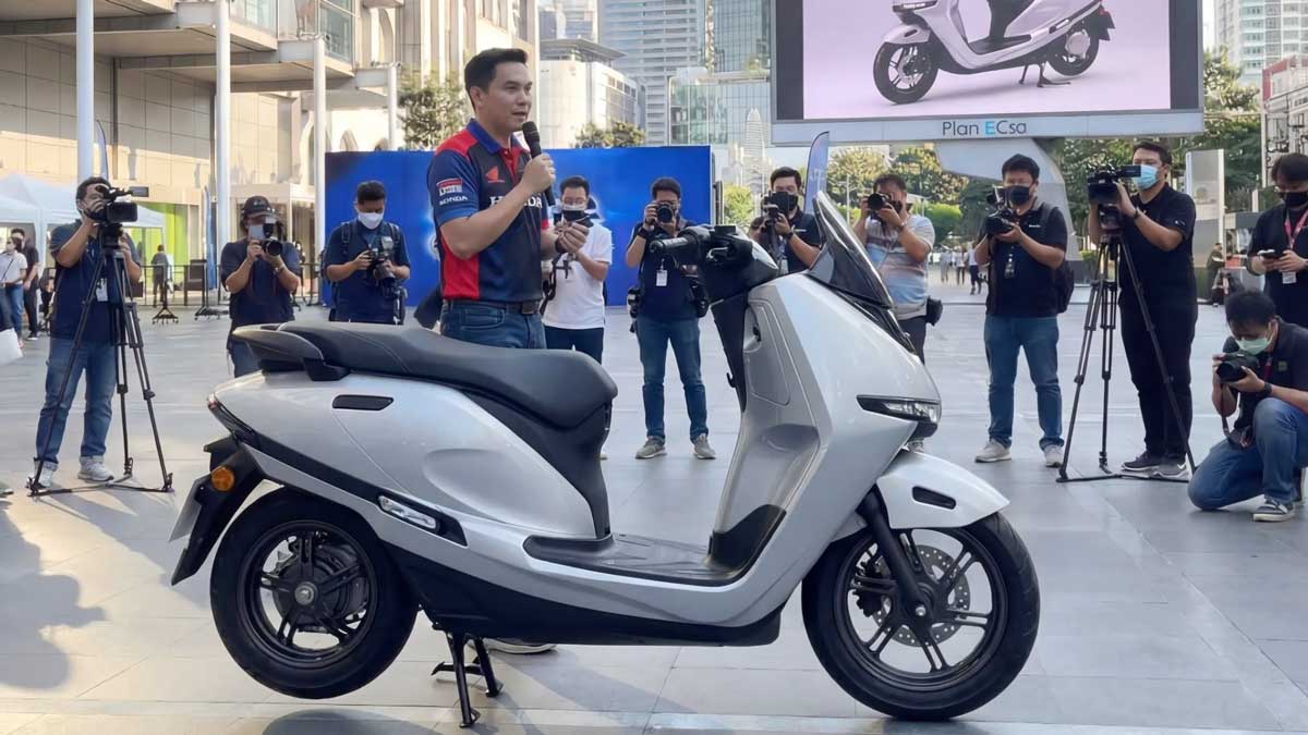 Honda UC3 Rilis, Motor Listrik Futuristis Terbaru Jarak Tempuh 122 Km