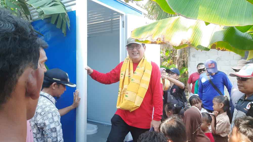 Wujudkan Janji Politik, Bupati Belitung Timur Resmikan Internet dan WC Umum di Pulau Long