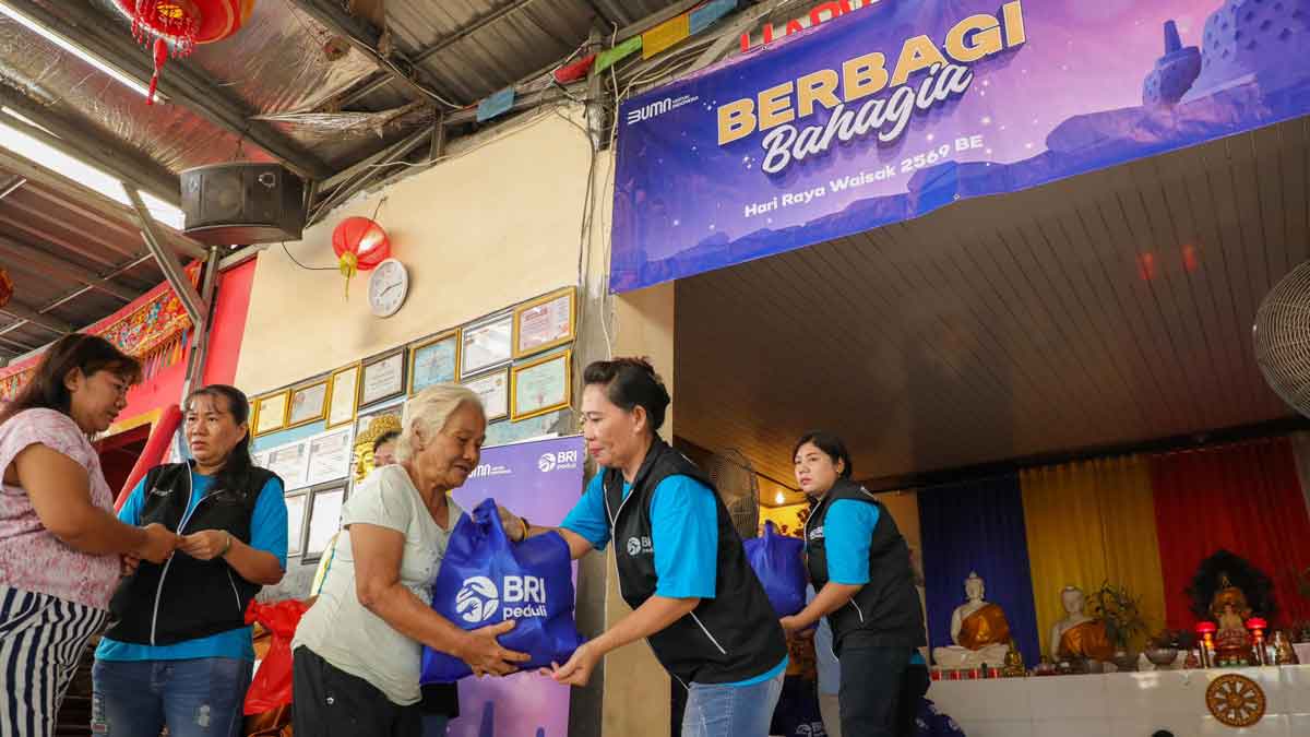 Hari Raya Waisak 2025, BRI Peduli Salurkan 1.000 Paket Sembako Bagi Umat Buddha