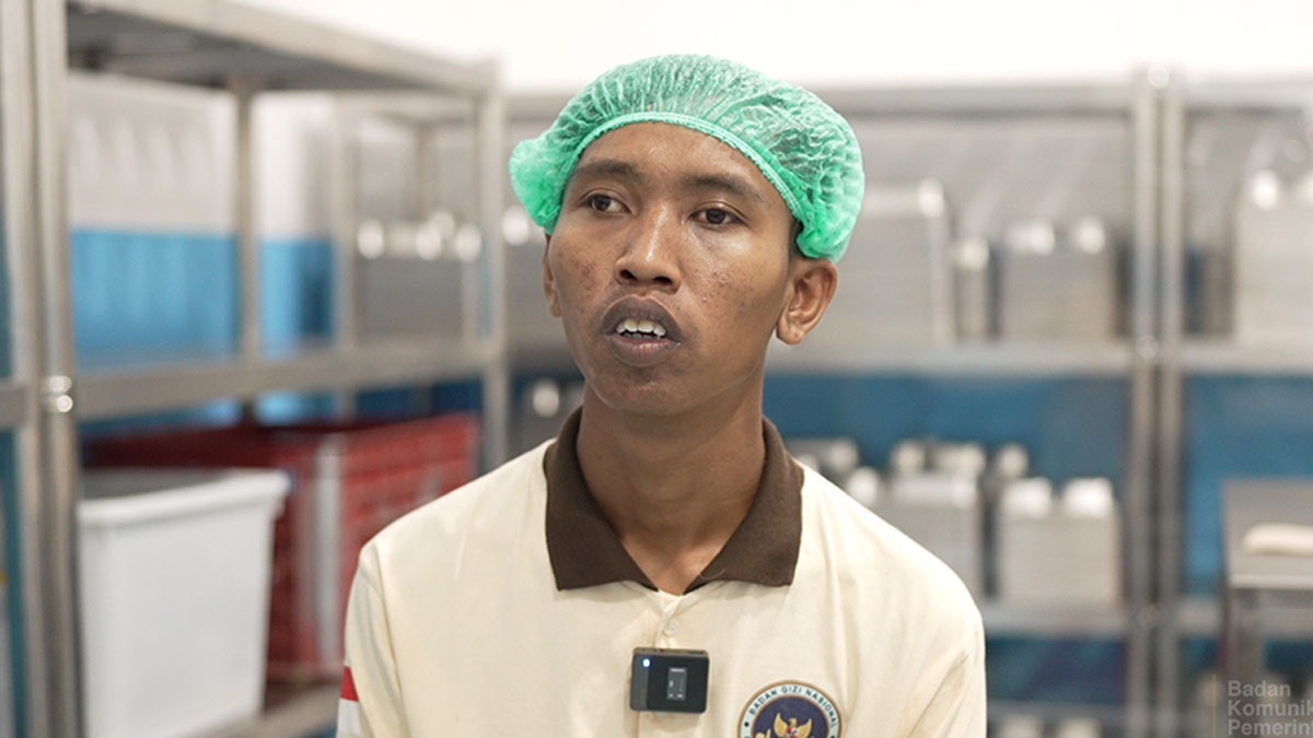 Kisah Rohmat di Dapur MBG Sukoharjo, Penyandang Disabilitas Kini Bisa Bantu Kebutuhan Keluarga