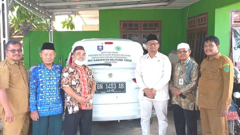 Beliadi Silaturahmi dan Serahkan Mobil Operasional ke MUI Kabupaten Beltim