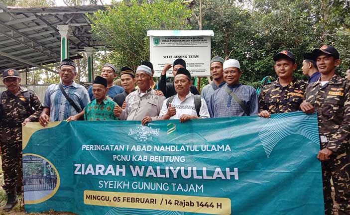 Peringati 1 Abad NU, PCNU Belitung Ziarah Ke Gunung Tajam 