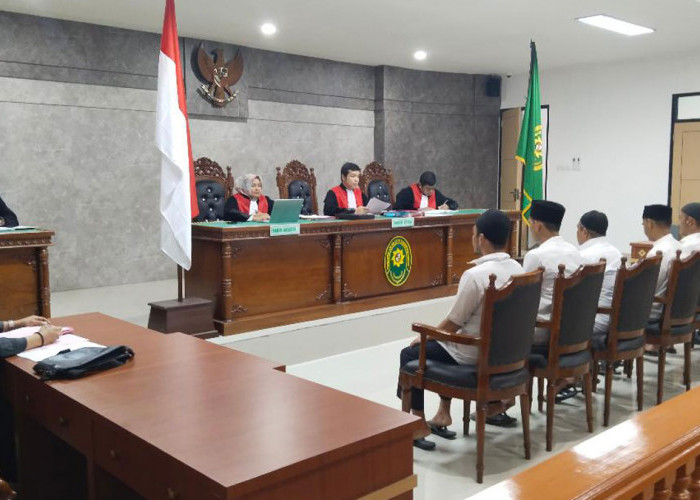 8 Terdakwa Penganiayaan Wartawan di Beltim Jalani Sidang Perdana di PN Tanjungpandan