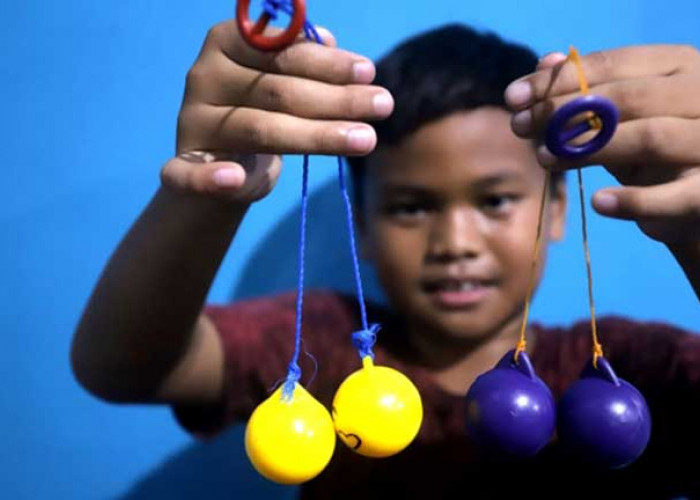 Lato-lato Viral, IDAI Berikan Tips Memilih Jenis Mainan Untuk Anak