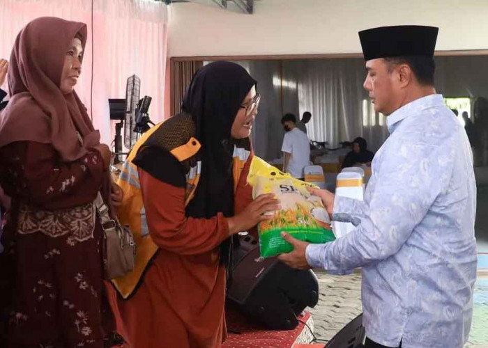 Kapolda Babel Berbagi Santunan Usai Salat Idulfitri 2026, Wujud Nyata Kepedulian Polri 