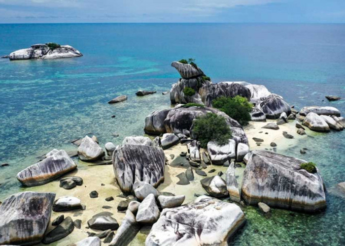 6 Fakta Unik Asal-usul Batu Granit di Pulau Belitung