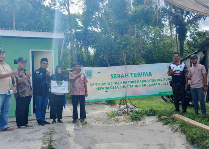 Dua Rumah Warga Sijuk Mendapat Bantuan WC Dari Baznas Belitung