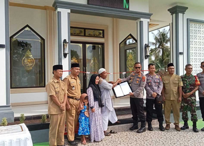 Pengusaha Asal Desa Selingsing Hibahkan Mushola ke Polres Belitung Timur