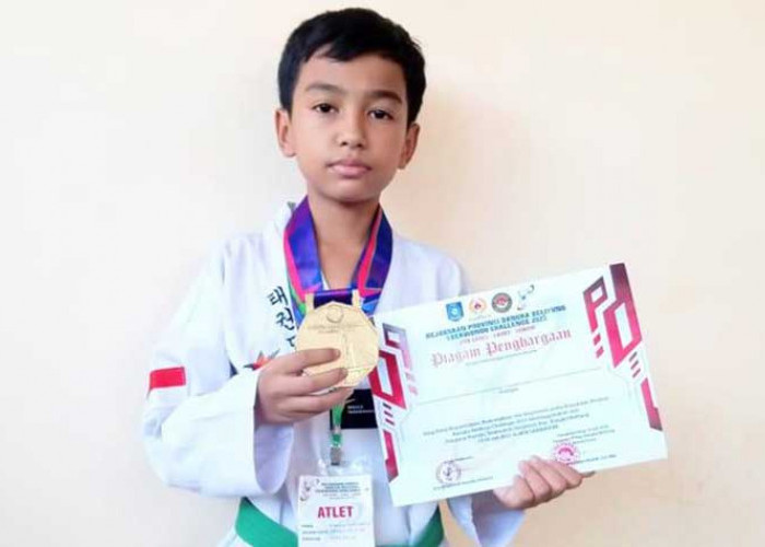 Siswa SMPN 4 Tanjungpandan Sabet Medali Emas Cadet  Pemula di Kejurprov Babel Taekwondo Challenge 2023