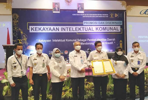 5 Tahun Menunggu, Dul Mulok dan Campak Darat Kemboja Besaot Terima Sertifikat Kekayaan Intelektual Komunal