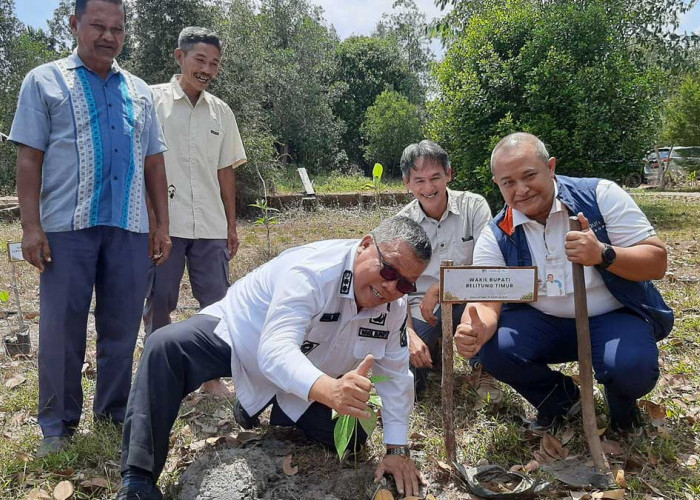 900 Pohon Ditanam di Geosite Tebat Rasau, Dorong Pelestarian Alam dan Pariwisata Beltim