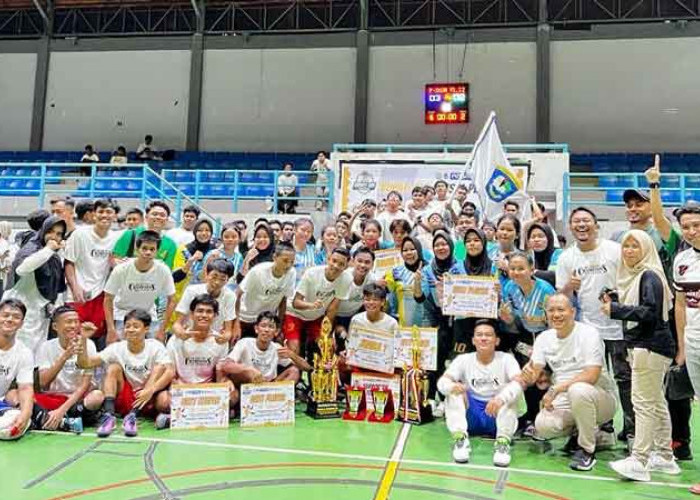 SMAN 1 Manggar Cetak Sejarah Baru, Kawinkan Gelar Juara Turnamen Futsal Bupati Cup 2023