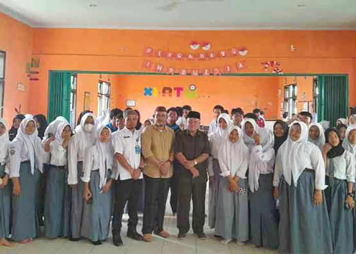 Taufik Mardin dan Erwandi Reses Serap Aspirasi di SMKN 1 Simpang Renggiang