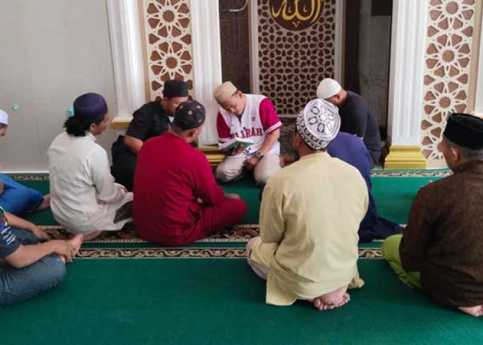 Surau dan Masjid di Belitung Mulai Dipenuhi Jamaah Itikaf