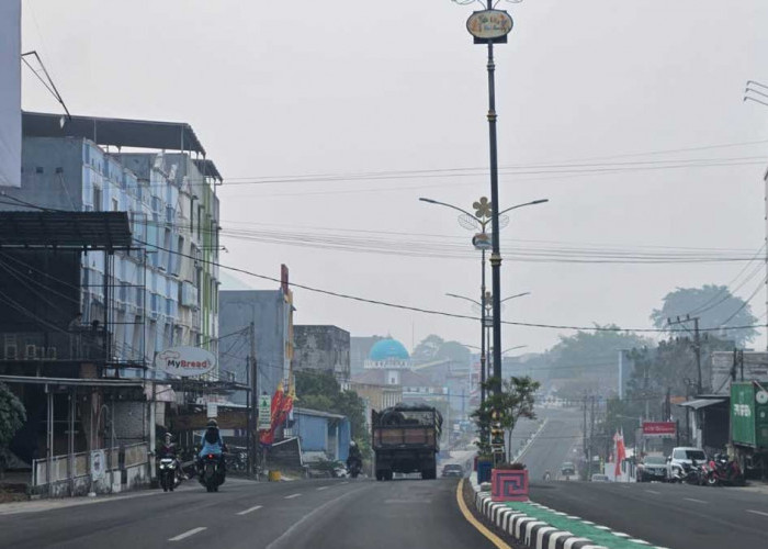 Asap Kiriman Kalimantan Kembali Selimuti Belitung, BMKG Deteksi 5 Titik Panas