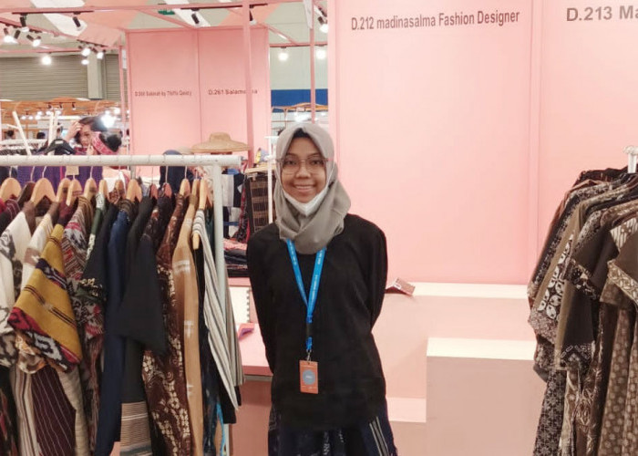 Perempuan Difabel Ini Kembangkan Usaha Fashion Bersama LinkUMKM BRI, Dari Keterbatasan Jadi Kekuatan