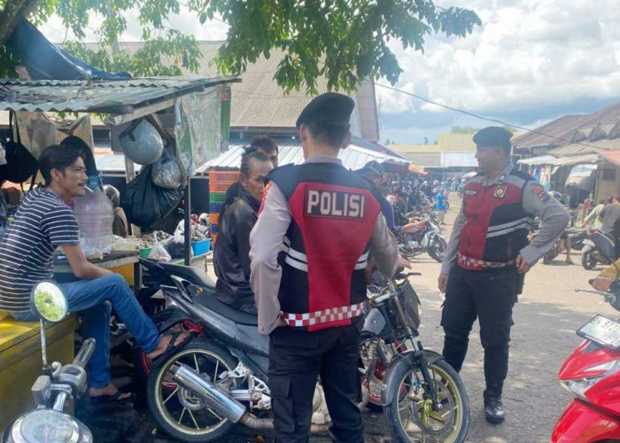 Jaga Kamtibmas, Polisi Sambangi Sejumlah Titik Aktivitas Warga Tanjungpandan